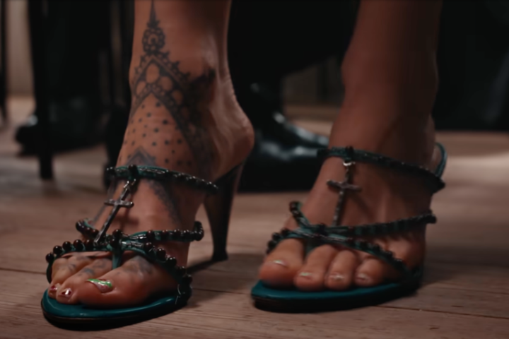 Rosalía “Berghain” Videosunda 2000’lerin Moda Arşivlerini Yeniden Yorumluyor 2 Rosalía “Berghain” Videosunda 2000’lerin Moda Arşivlerini Yeniden Yorumluyor