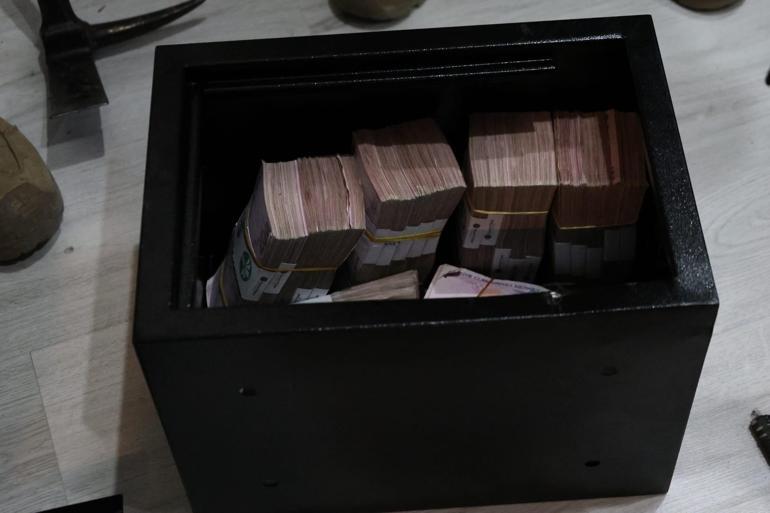 Sahte Loca Biletleriyle Dolandırıcılık Skandalı: 5 Kişi Tutuklandı! 1 Sahte Loca Biletleriyle Dolandırıcılık Skandalı: 5 Kişi Tutuklandı!