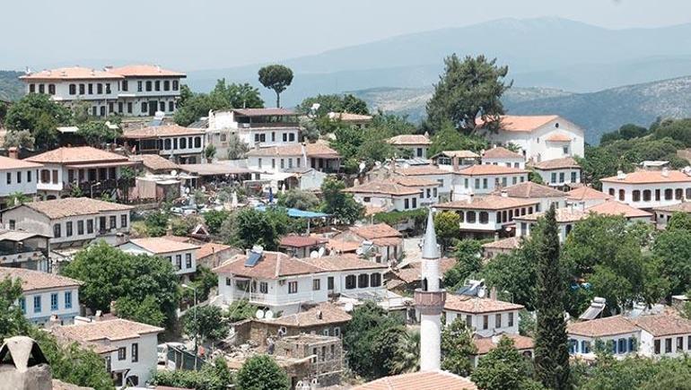 Sanatın kalbi bu kez Ege’de atıyor! İzmir Kültür Yolu Festivali başladı 4 Sanatın kalbi bu kez Ege’de atıyor! İzmir Kültür Yolu Festivali başladı