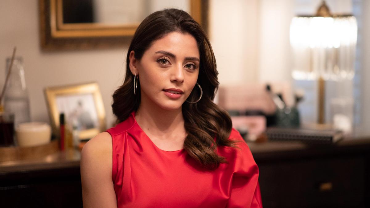 Sıla Türkoğlu Kızılcık Şerbeti’ne Çarpıcı Bir Veda Gerçekleştirdi