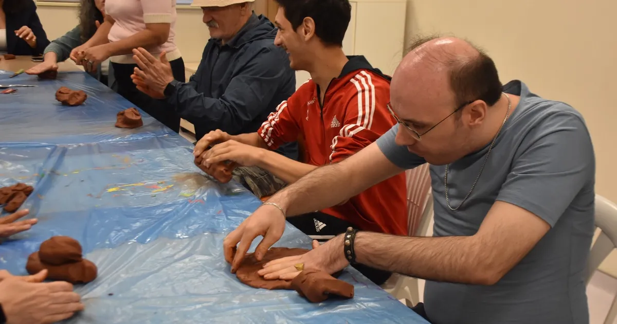 Singapurlu Art Terapist’ten Engelliler ve Ailelerine Sanatla Terapi