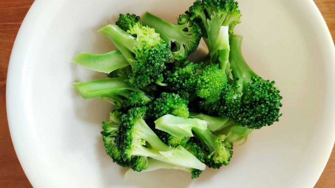 Soğuk havalarda taze ürünlere ulaşmanın en keyifli yolu: Sonbaharda saksıda yetiştirebileceğiniz 6 sebze 2 Soğuk havalarda taze ürünlere ulaşmanın en keyifli yolu: Sonbaharda saksıda yetiştirebileceğiniz 6 sebze