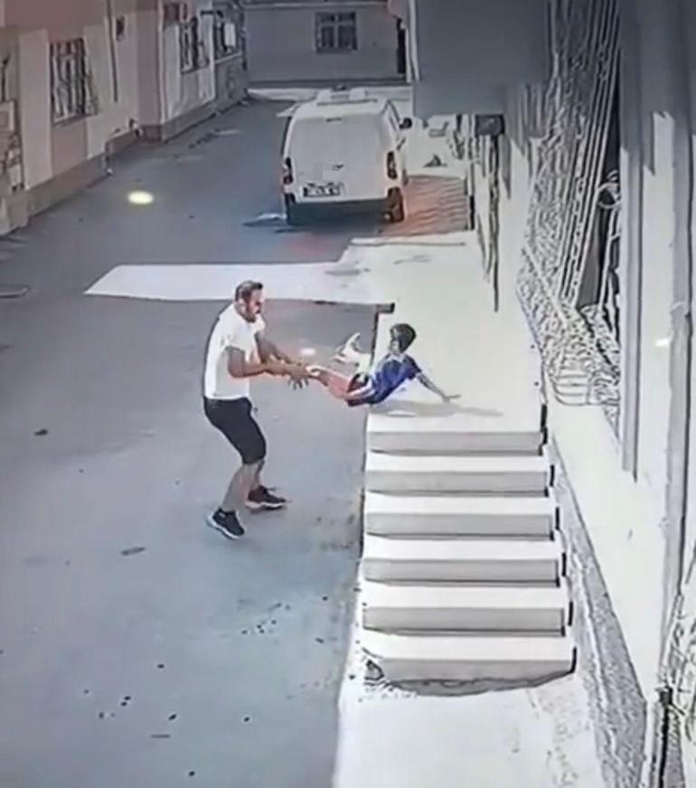 Şok İfade: Kovaladığı Çocuğu Ayak Bileğinden Tutup Yere Fırlatan Olayın Ardındaki Gerçekler!