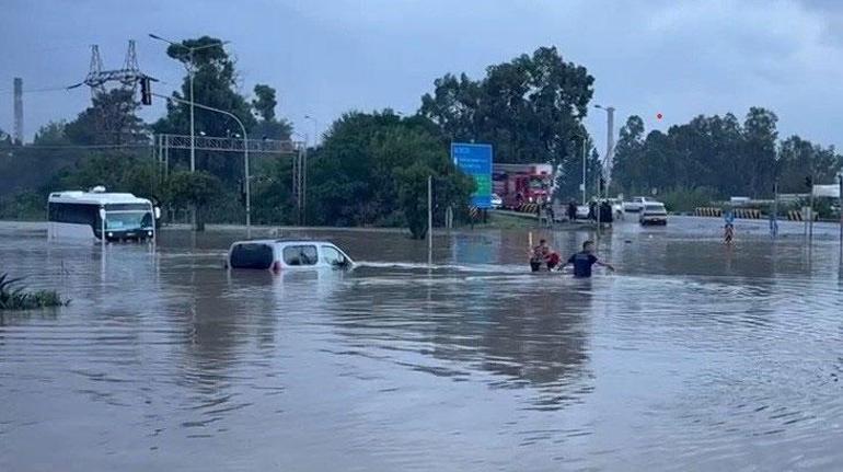 Son dakika... Görüntüler Hatay'dan! Yaşlı kadın ölümle burun buruna geldi