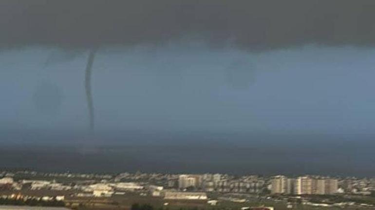 Son dakika... Görüntüler Hatay'dan! Yaşlı kadın ölümle burun buruna geldi
