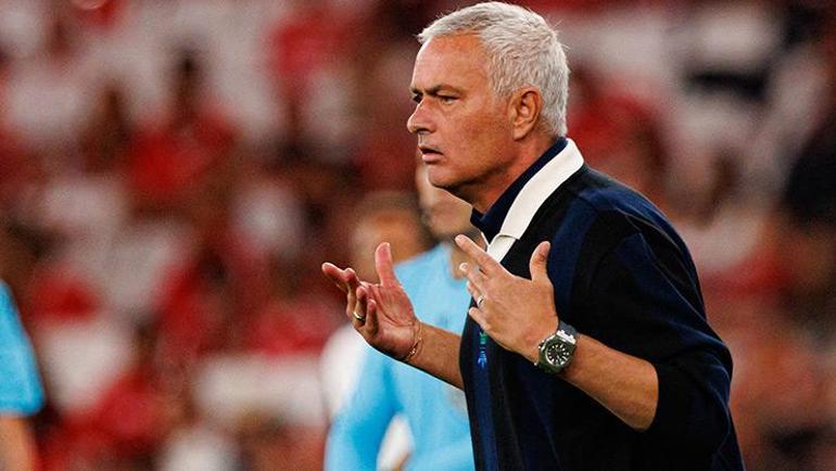 Süper Lig'de Teknik Direktörler Fırtınası: 10 Haftada 8 Hoca Yollarını Ayırdı! 1 Süper Lig'de Teknik Direktörler Fırtınası: 10 Haftada 8 Hoca Yollarını Ayırdı!