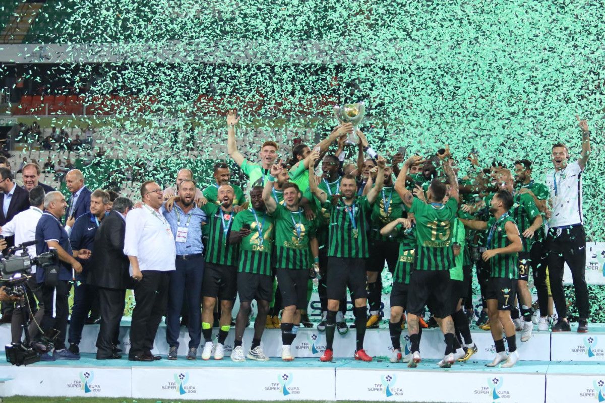 Süper Lig'in eski efsanesi 6 dolara satışta 1 Süper Lig'in eski efsanesi 6 dolara satışta