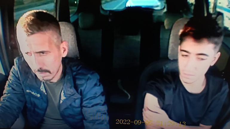 Taksici şüphelenince kamerayı aktifledi! Görüntü inanılmaz bir sonla bitti 1 Taksici şüphelenince kamerayı aktifledi! Görüntü inanılmaz bir sonla bitti