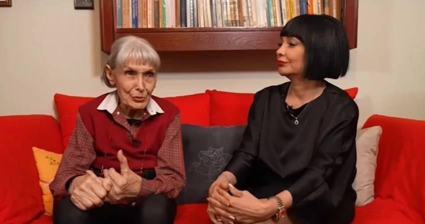 Tam bir antika tutkunu: Suna Selen'in tarih kokan mütevazı evi gündem oldu!