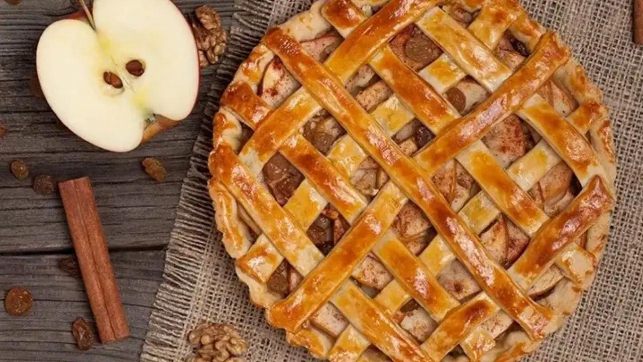 Tarçın ve Elma ile Dolu: Evinizi Saran Klasik Elmalı Turta Tarifi