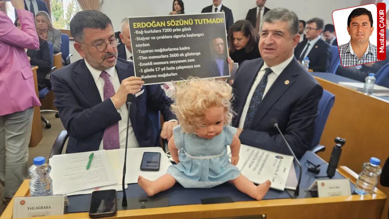 TBMM’deki bütçe maratonu ‘oyuncak bebekli protesto’ ile başladı: ‘Çocuklar 151 bin TL borçla doğuyor’