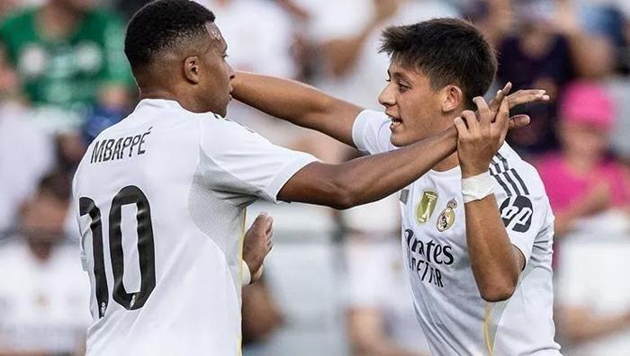 Toni Kroos'un Arda Güler İçin Tarihi Açıklamaları! Kylian Mbappe Detayı Canlı Yayında! 6 Toni Kroos'un Arda Güler İçin Tarihi Açıklamaları! Kylian Mbappe Detayı Canlı Yayında!