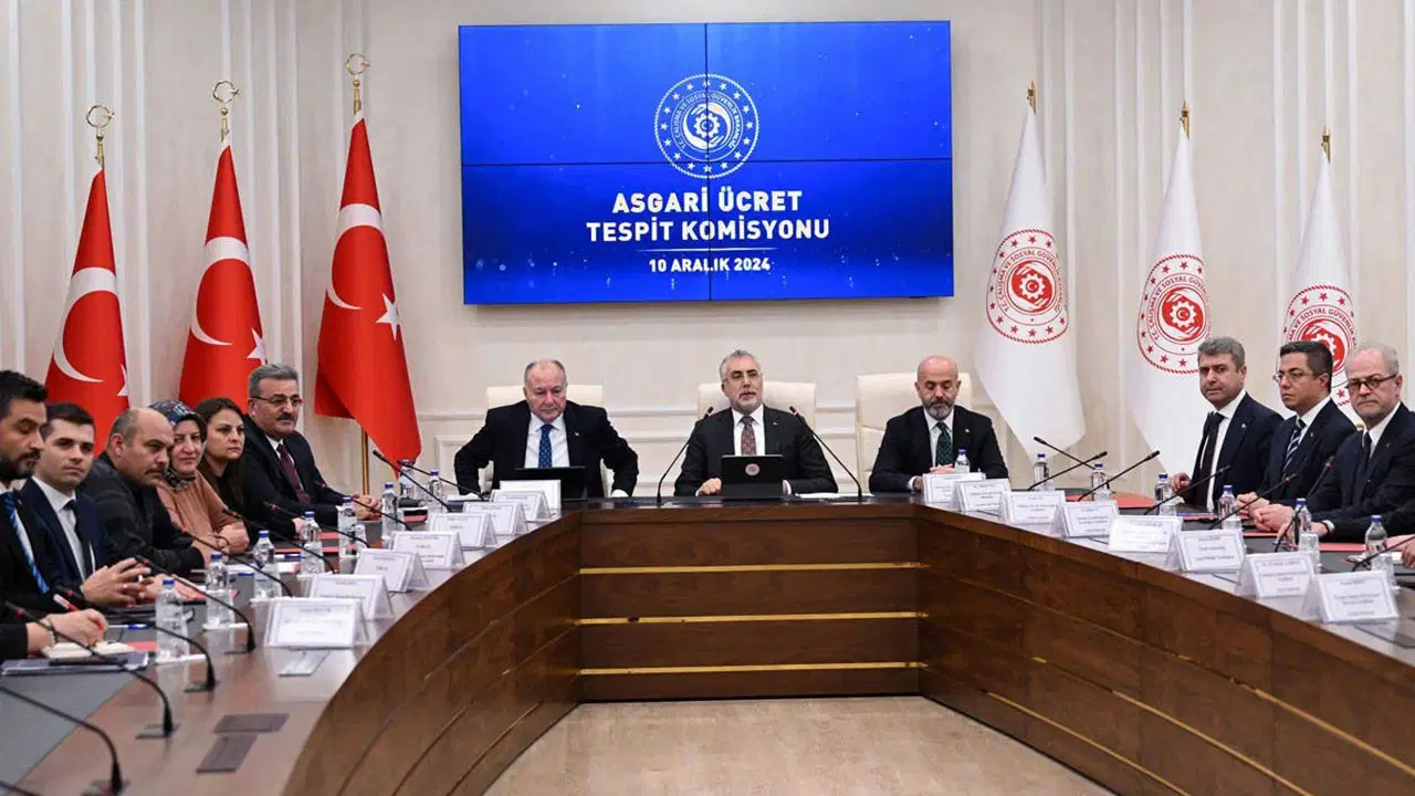 Toplantı tarihi belli oldu… Asgari ücret mesaisi başlıyor: İşçi sendikaları tepkili!
