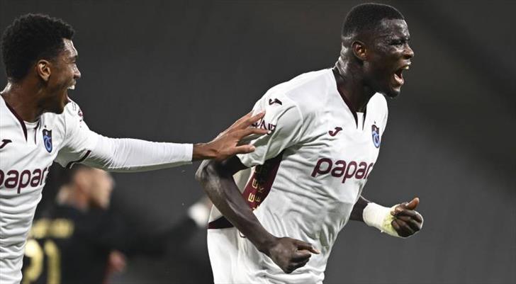 Trabzonspor’u taşıyan ikili: Onuachu ve Augusto