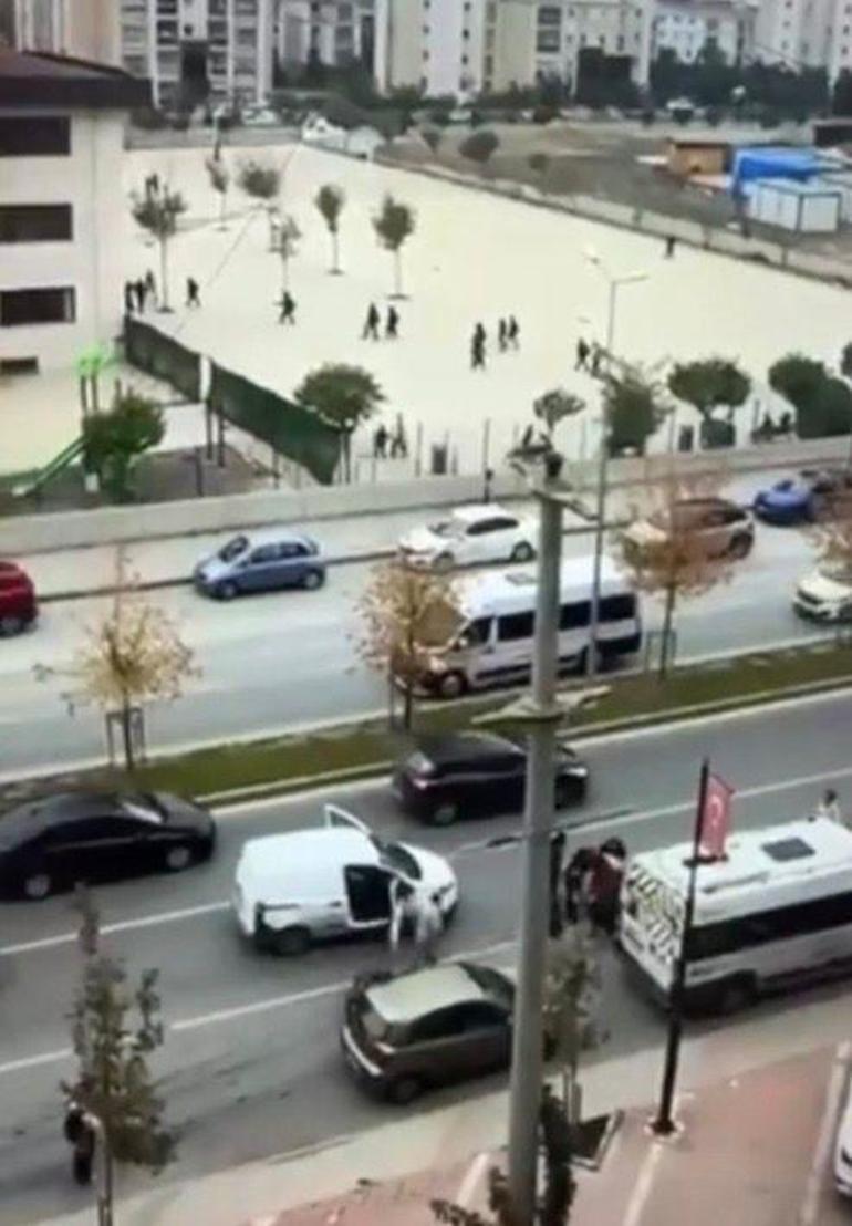 Trafikte 'sinyal' kavgası! Çocuğunun yanında babaya saldırdı