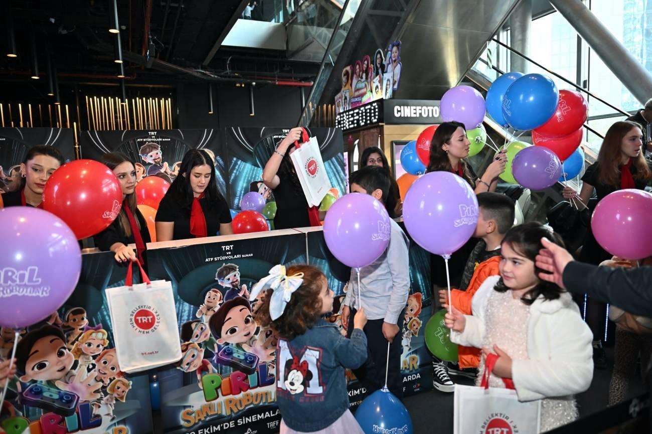 TRT ortak yapımı "Pırıl: Saklı Robotlar" filminin galası gerçekleştirildi 2 TRT ortak yapımı "Pırıl: Saklı Robotlar" filminin galası gerçekleştirildi