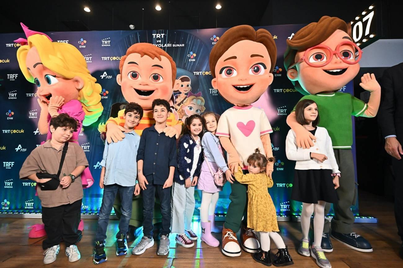 TRT ortak yapımı "Pırıl: Saklı Robotlar" filminin galası gerçekleştirildi 3 TRT ortak yapımı "Pırıl: Saklı Robotlar" filminin galası gerçekleştirildi