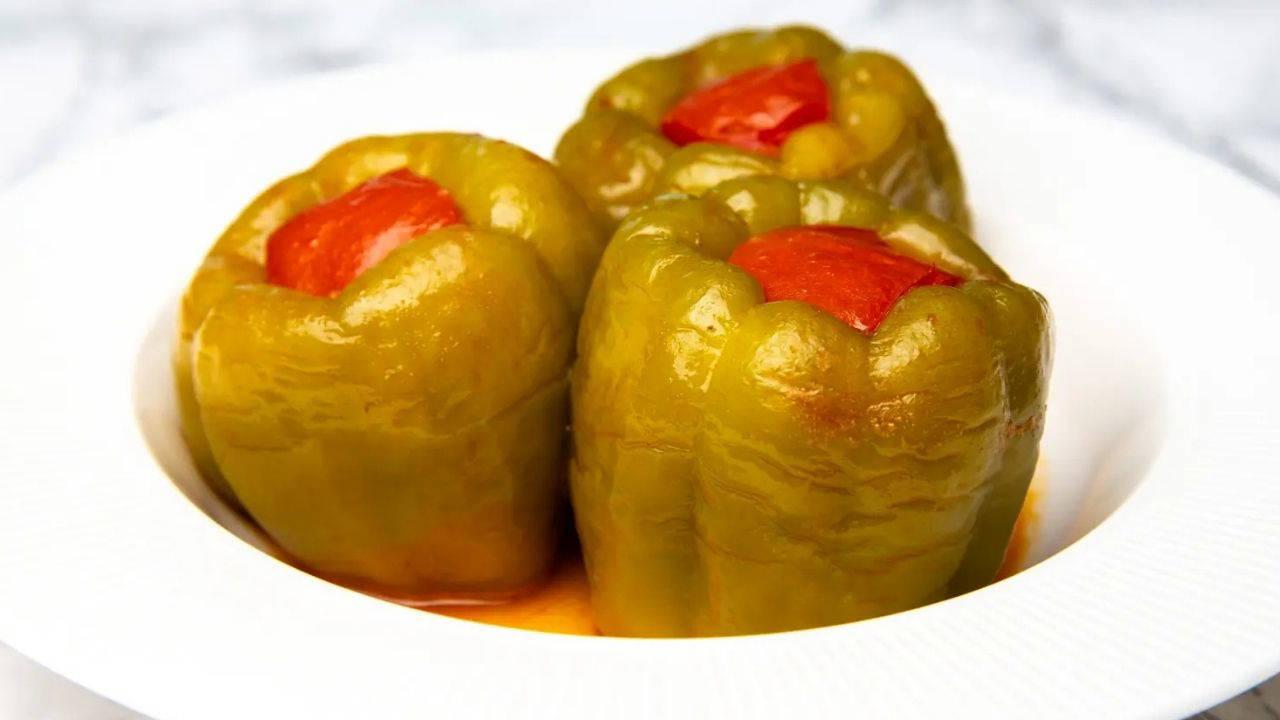 Türk Mutfağının Vazgeçilmez Lezzeti: Efsanevi Biber Dolması Tarifi