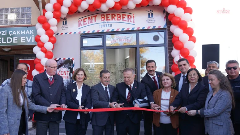 Türkiye'de ilk: Kent Berberi açıldı! Tıraşlar ücretsiz