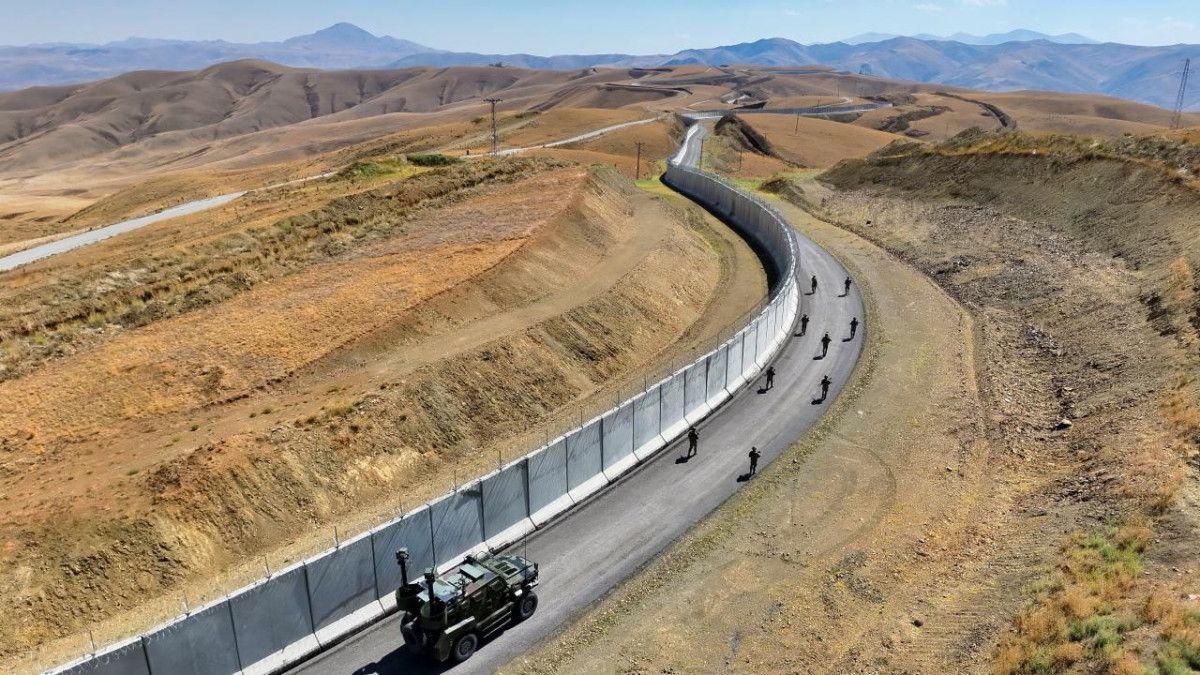 Türkiye'nin kara sınırlarının yüzde 44'üne güvenlik duvarı örüldü