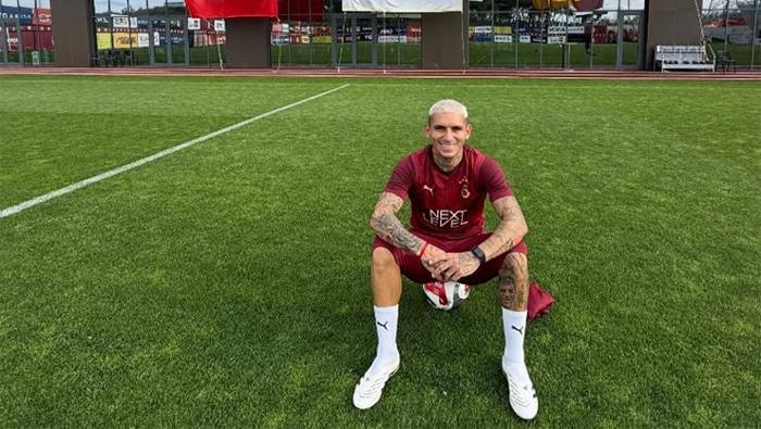 Türkiye'ye dönen Torreira soluğu gecelerde aldı 'Vallahi çıkmam ez' 1 Türkiye'ye dönen Torreira soluğu gecelerde aldı 'Vallahi çıkmam ez'