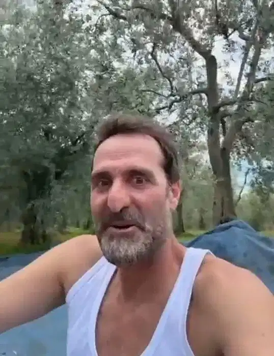 Ünlü oyuncu Timur Acar İznik'te arsa aldı, ilk zeytin hasadını yaptı