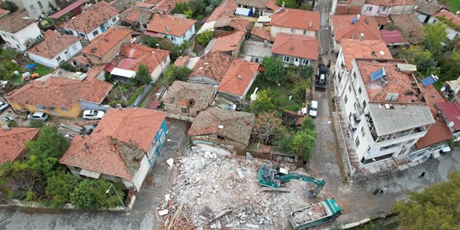 Uzmanı uyardı: Sındırgı’da ‘deprem fırtınası’ niteliğinde artçılar bekleniyor