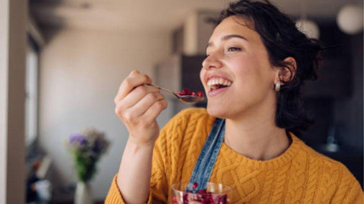 Yılın Her Döneminde Tüketilebilecek Nar Pestili Tarifi 4 Yılın Her Döneminde Tüketilebilecek Nar Pestili Tarifi