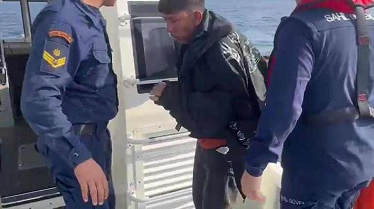 Yunanistan'a kaça yollarla geçmeye çalışırken bottan düştü! Tam 12 saat yüzerek hayatta kaldı 2 Yunanistan'a kaça yollarla geçmeye çalışırken bottan düştü! Tam 12 saat yüzerek hayatta kaldı