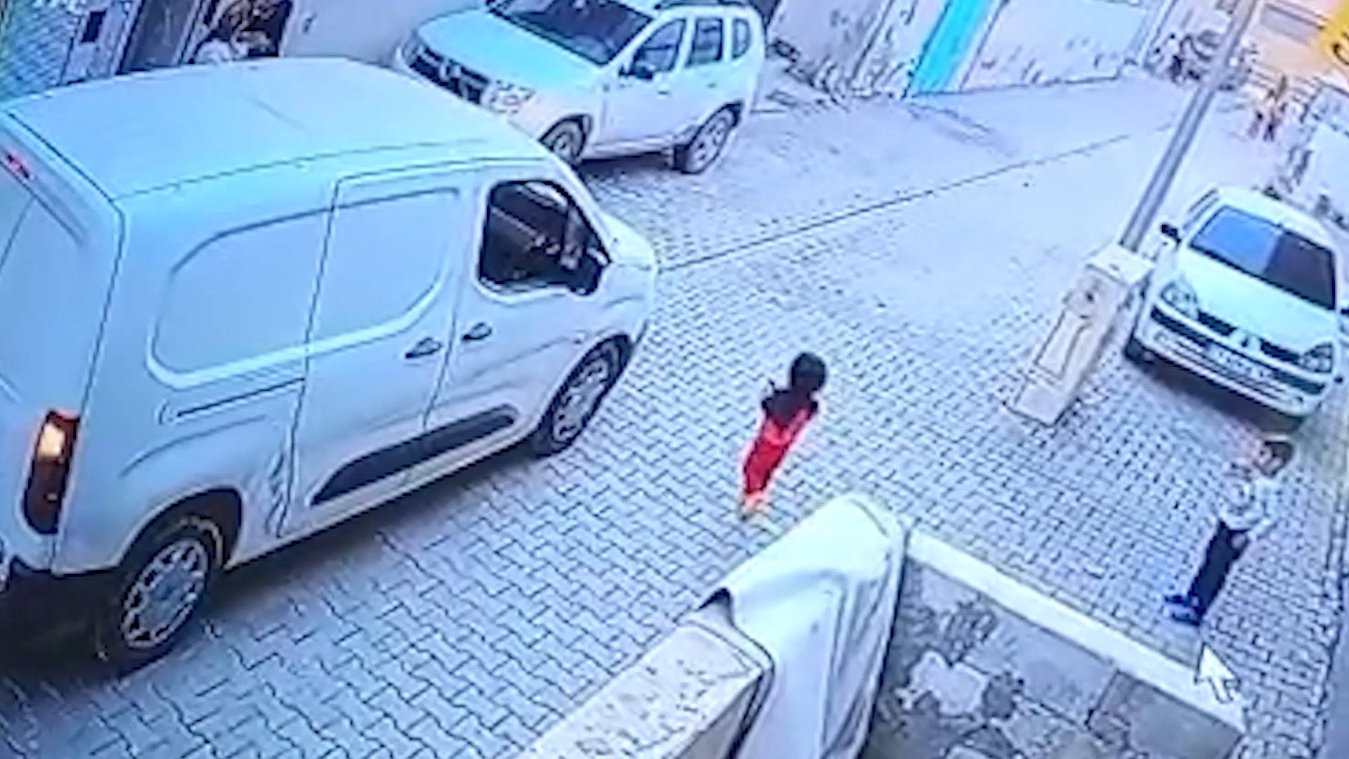 2 Yaşındaki Çocuğu Kargo Aracı Hayattan Kopardı: Kazanın Gözler Önünde Gerçekleşen Hikayesi 1 2 Yaşındaki Çocuğu Kargo Aracı Hayattan Kopardı: Kazanın Gözler Önünde Gerçekleşen Hikayesi