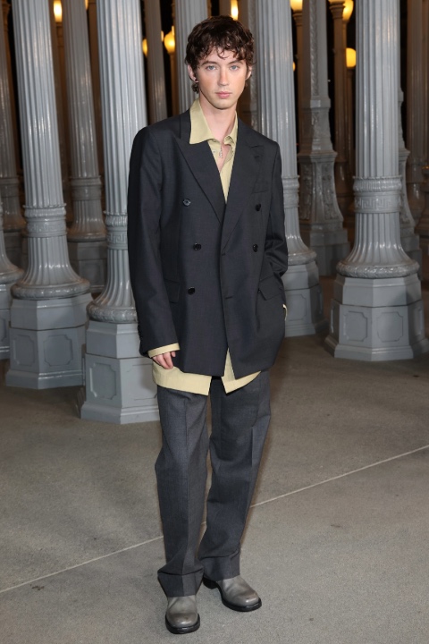 2025 LACMA Art+Film Galası Kırmızı Halı Görünümleri: Gucci’nin Işığında Hollywood Zarafeti 10 2025 LACMA Art+Film Galası Kırmızı Halı Görünümleri: Gucci’nin Işığında Hollywood Zarafeti