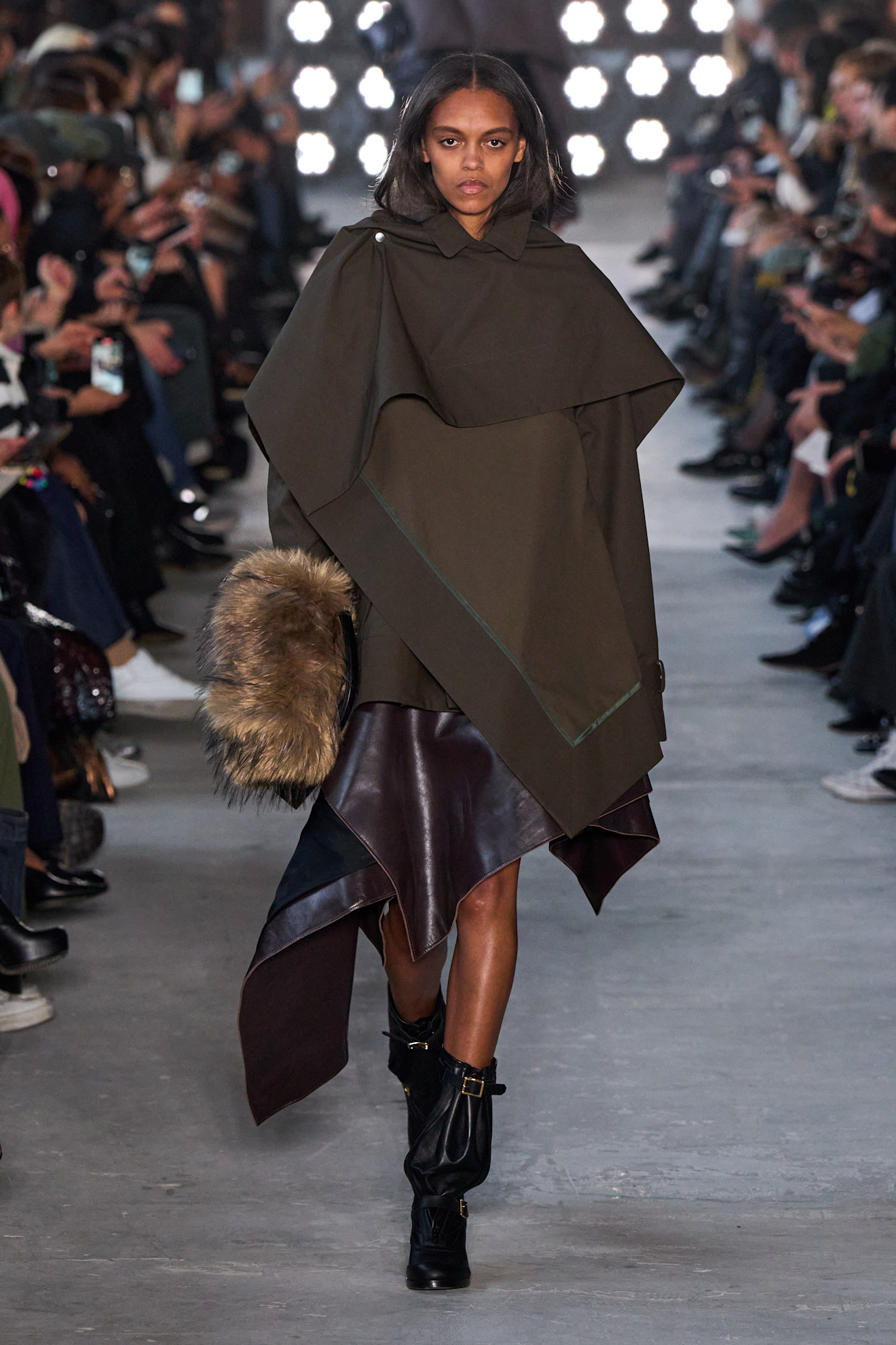 2025 Sonbahar/Kışında Öne Çıkan 6 Çizme Trendi