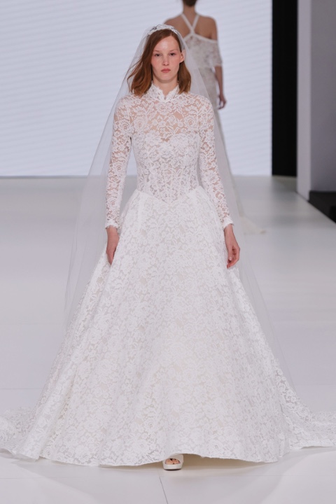 2026 Baharında Sıkça Göreceğimiz O Gelinlik Trendi: Dantelin Modern Dönüşü