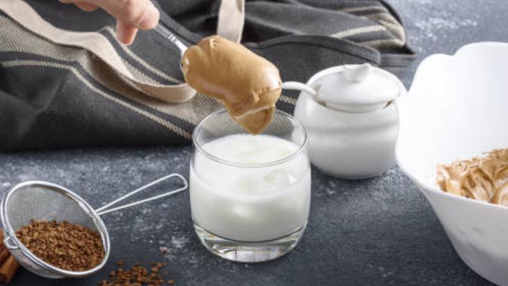 2’ye 2 yapın! Çırpılmış kahvenin sırrı suda: 5 dakika kabartıp 1 ay dondurucuda saklayın