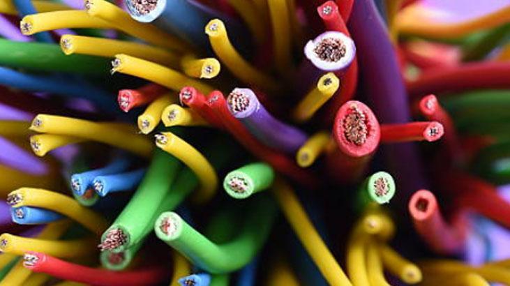 5 dakikada şarj kablosunu yenileyin: Evdeki 2 basit malzemeyle kolay tamir 5 5 dakikada şarj kablosunu yenileyin: Evdeki 2 basit malzemeyle kolay tamir