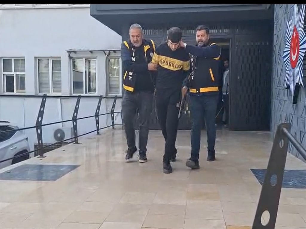 75 Bıçak Darbesiyle Genç Kadını Katleden Şüphelinin Skandal İfadesi Şokta! Detayları Keşfedin!