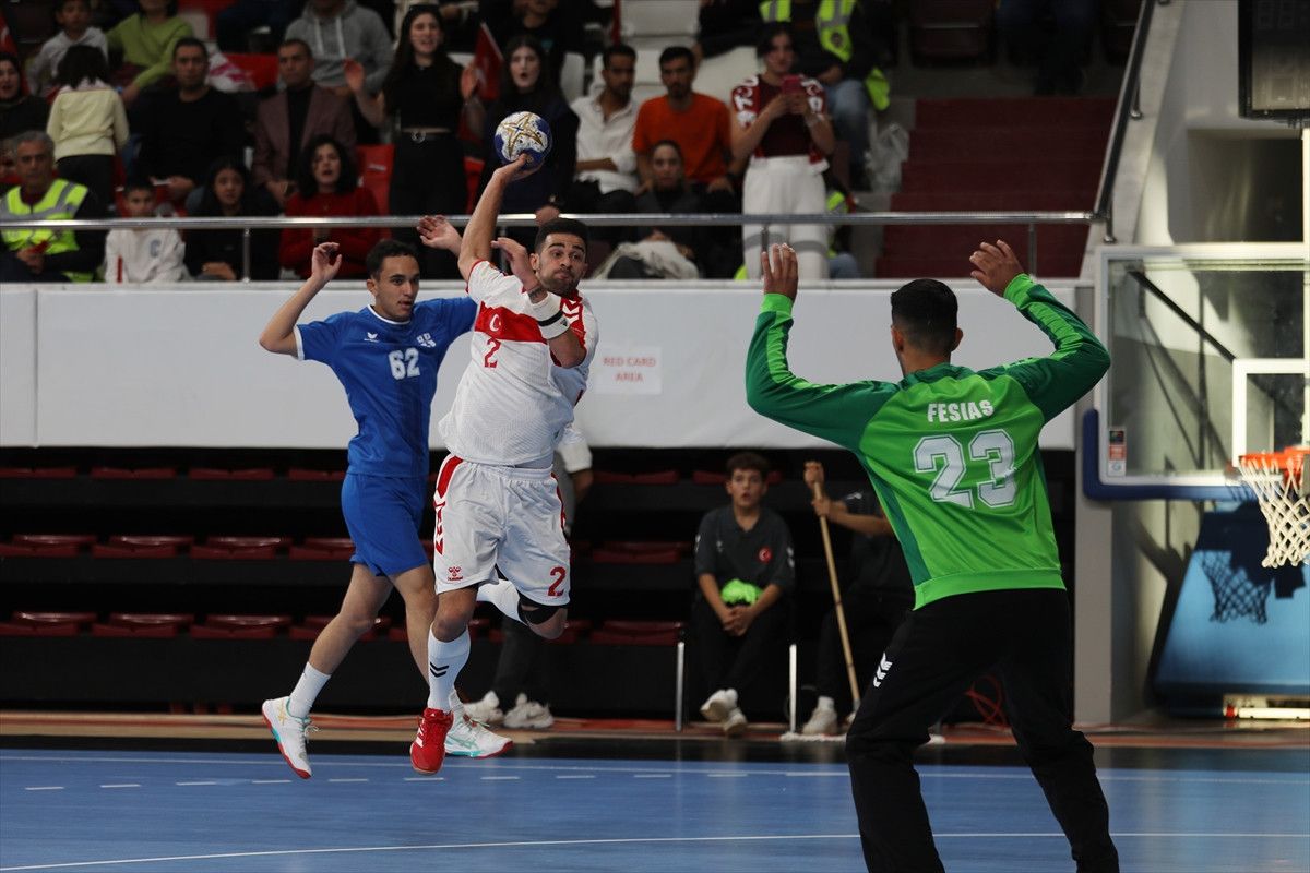 A Milli Erkek Hentbol Takımı'nın Tarihi Zaferi: Güney Kıbrıs Rum Kesimi'nin Sakatlanması