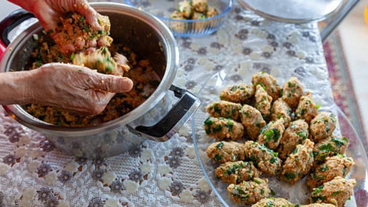 ABD’de viral olan Türk köftesi! Tavuk kıymasından yapın: Sırrı 74 derecede 12 ABD’de viral olan Türk köftesi! Tavuk kıymasından yapın: Sırrı 74 derecede