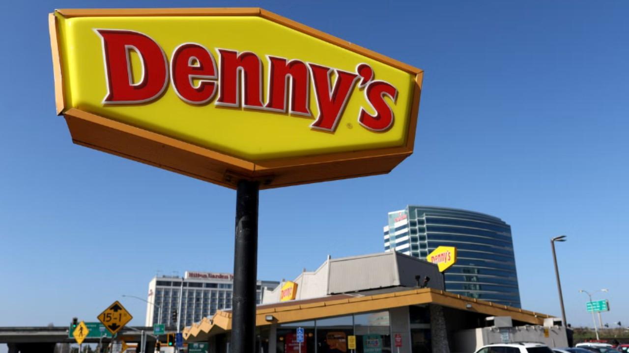 ABD’nin ünlü kahvaltı zinciri Denny’s satılıyor