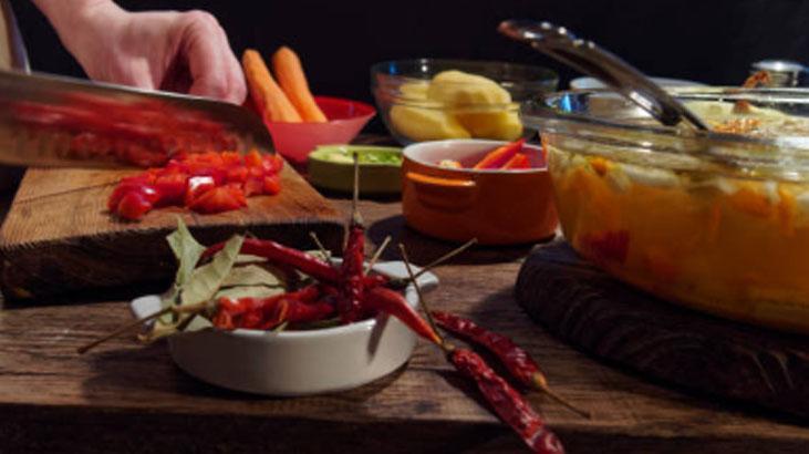 Acı biber sonrası eller cayır cayır yanıyor! İşte rahatlatıcı formülü