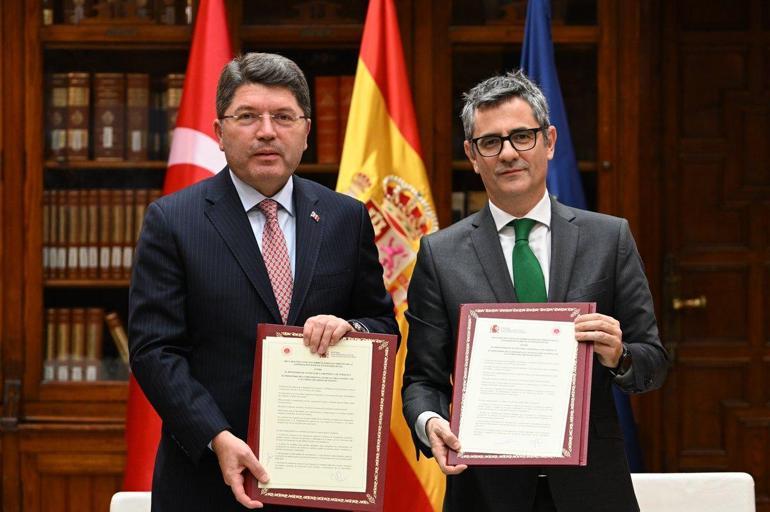 Adalet Bakanı Tunç: 'Rojin Kabaiş'in ölümünde cep telefonunun çözülmesi kritik öneme sahip' 1 Adalet Bakanı Tunç: 'Rojin Kabaiş'in ölümünde cep telefonunun çözülmesi kritik öneme sahip'