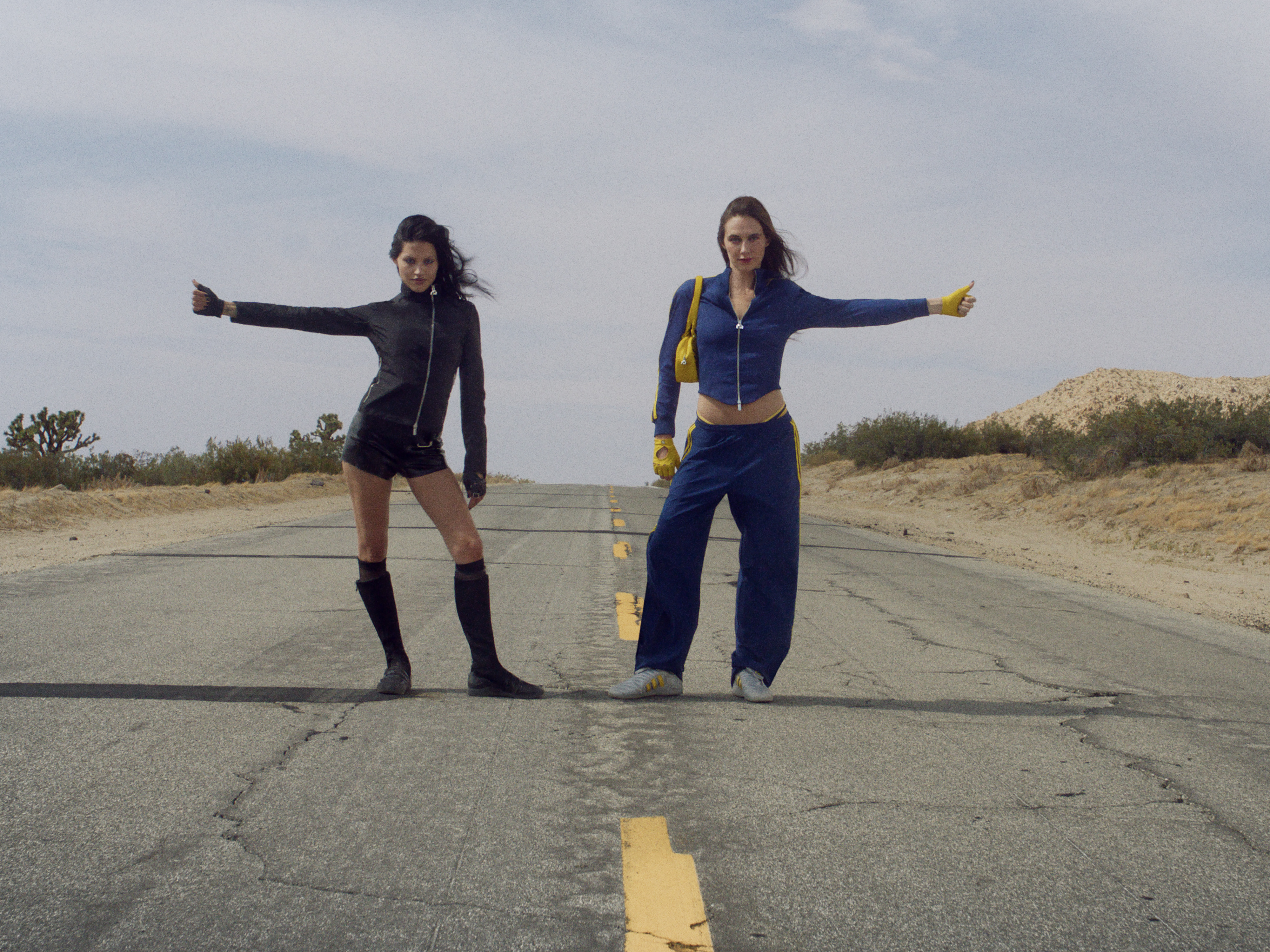 Adidas Originals x Miaou: Feminen Gücün ve Vintage Motorsporlarının Yeni Yorumu 5 Adidas Originals x Miaou: Feminen Gücün ve Vintage Motorsporlarının Yeni Yorumu