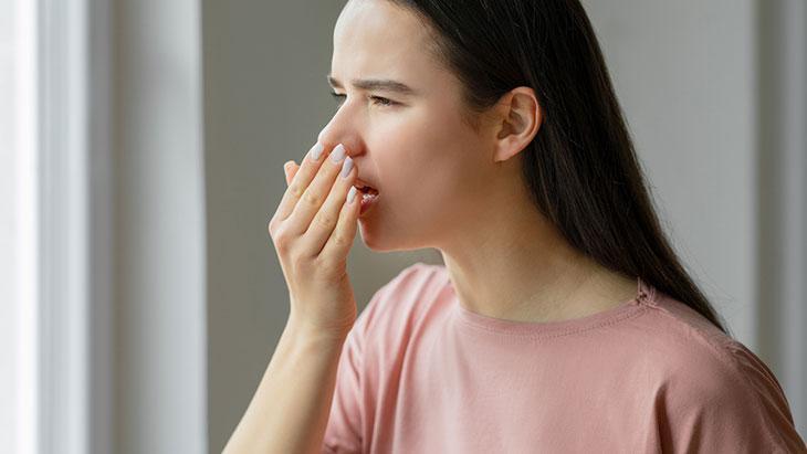 Ağız kokusunu hafife almayın! Uzman uyardı: 'Sebebi sadece hijyen olmayabilir' 4 Ağız kokusunu hafife almayın! Uzman uyardı: 'Sebebi sadece hijyen olmayabilir'