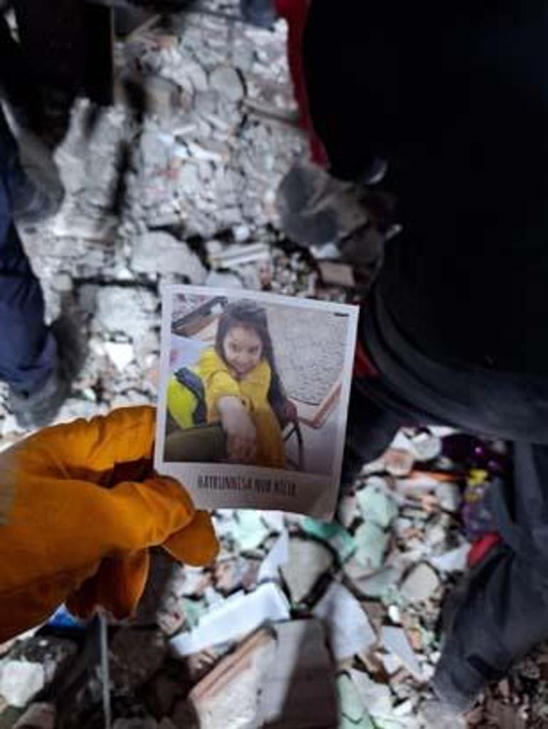 Aileden geriye sadece Dilara kalmıştı! Dedesi konuştu: Hastaneden çıkar çıkmaz mezarlığa gitti