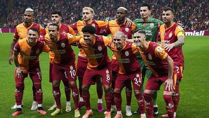 Ajax ve Galatasaray: Şampiyonlar Ligi'nde Heyecan Dolu Bir Mücadele! 1 Ajax ve Galatasaray: Şampiyonlar Ligi'nde Heyecan Dolu Bir Mücadele!