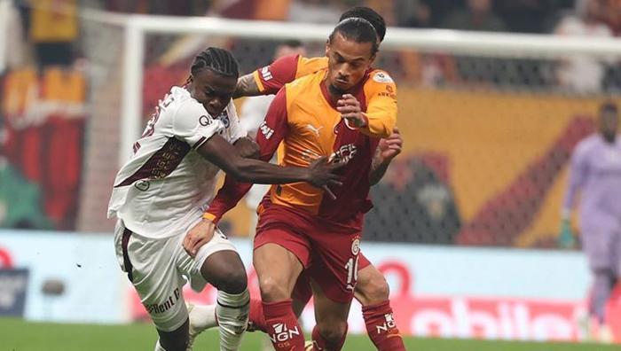 Ajax'a Korku Salan Darbe: Galatasaray Maçı Öncesi Şok Sözler! 10 Ajax'a Korku Salan Darbe: Galatasaray Maçı Öncesi Şok Sözler!