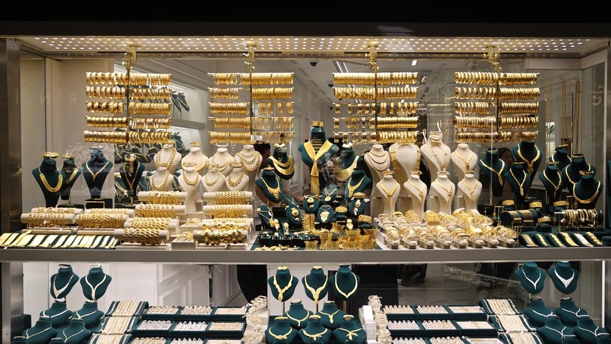 Altın Fiyatları Hızla Düşüyor! 4 Kasım Piyasalarındaki Son Durum