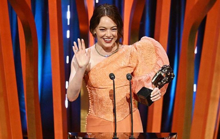 Altın orana göre belirledi! İşte dünyanın en güzel kadını 1 Altın orana göre belirledi! İşte dünyanın en güzel kadını