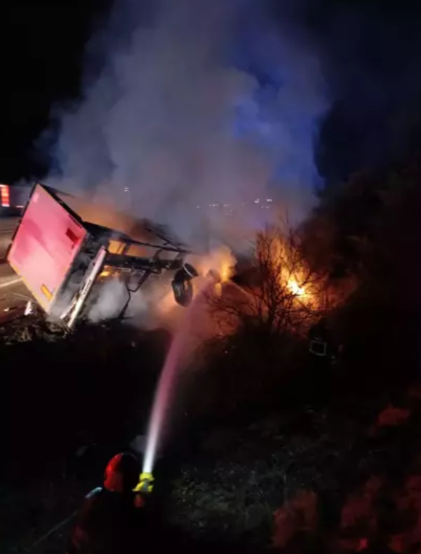 Aniden Alev Alev Yandı: İçindeki Sır Sonradan Gün Yüzüne Çıktı