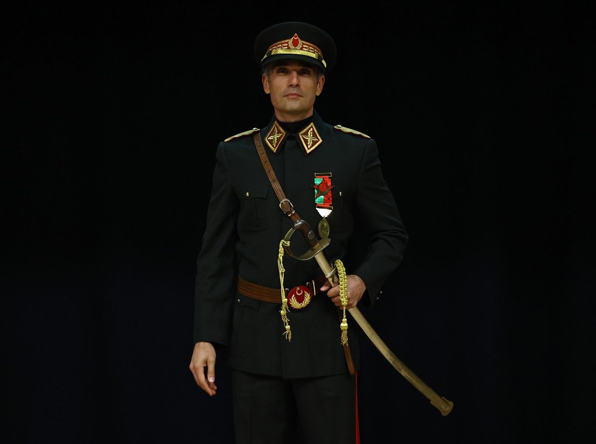 Ankara'da Atatürk'ün İhtişamı: Tarihi Kıyafetler Defilesi Heyecanla Gerçekleşti 8 Ankara'da Atatürk'ün İhtişamı: Tarihi Kıyafetler Defilesi Heyecanla Gerçekleşti